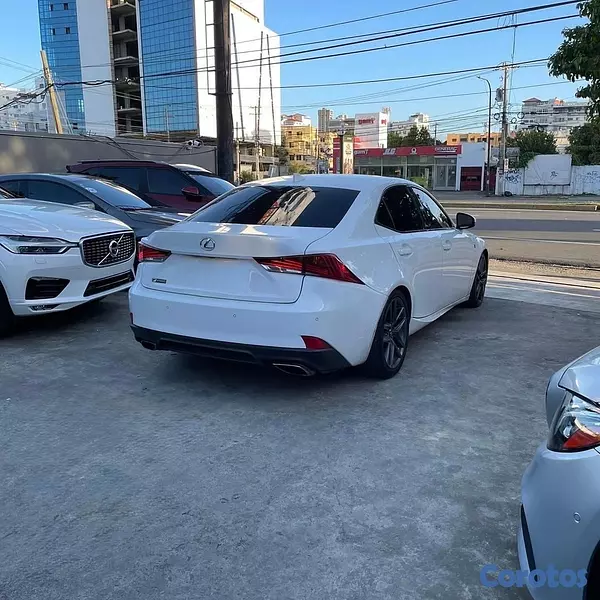 carros - Lexus IS-300 F Sport 2019 7