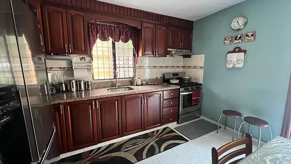 casas - Casa de dos niveles en venta, en Villa Aura Santo Domingo  5