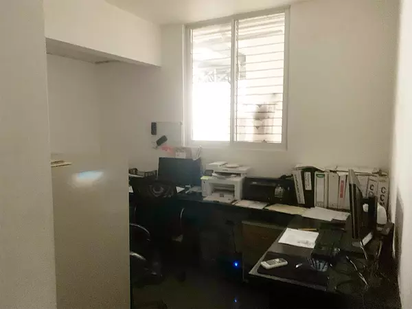 oficinas y locales comerciales - Local céntrico primer nivel 5