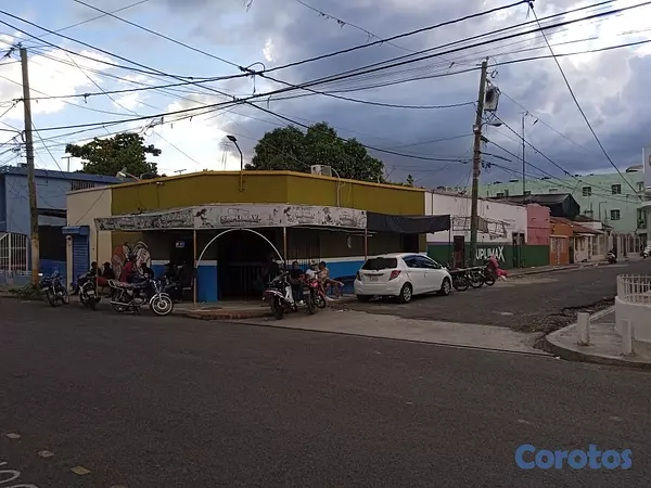 oficinas y locales comerciales - Se vende de oportunidad súper local comercial en la Romana, Villa Pereira  2