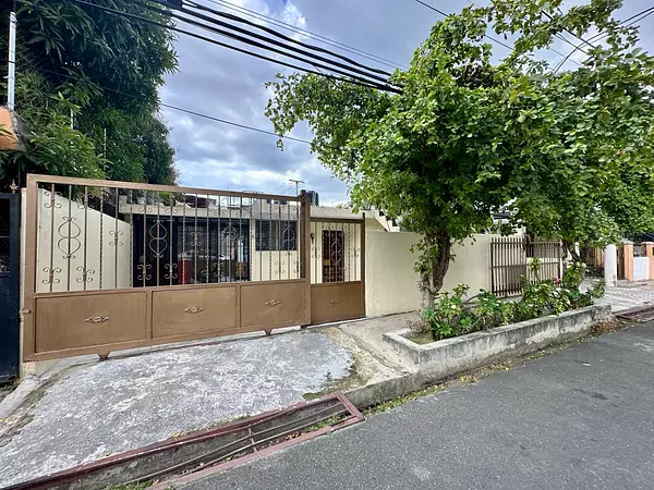 casas - Vendo Casa en la Avenida Independencia 3
