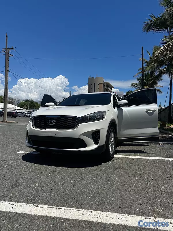 jeepetas y camionetas - Kia Sorento LX 2020 – ¡Excelentes condiciones!  13