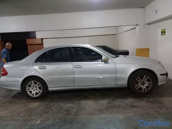 carros - 🚗 **Mercedes-Benz 2003 13