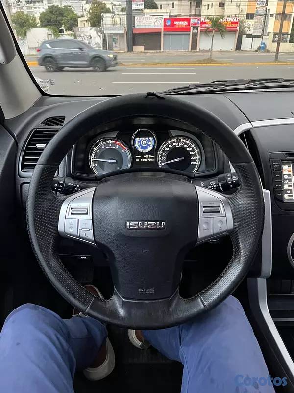 jeepetas y camionetas - Isuzu MUX 2019 11