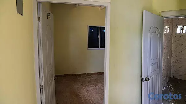 solares y terrenos - TERRENO COMERCIAL 700 MT CON OFICINA 6