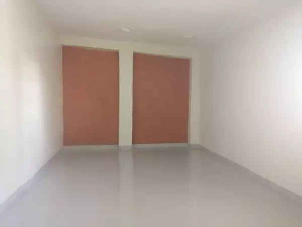 oficinas y locales comerciales - Alquilo Local 443 mts Los Prados
 6