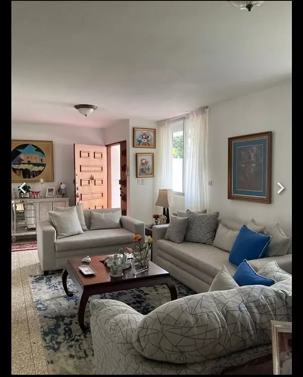 apartamentos - Casa en Venta Piantini

Casa de 2 niveles en Piantini con 405 metros de terreno  3
