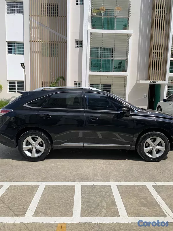 jeepetas y camionetas - Lexus 2013 en venta  5