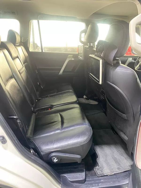 jeepetas y camionetas - Toyota land cruicer prado vx 2015 3