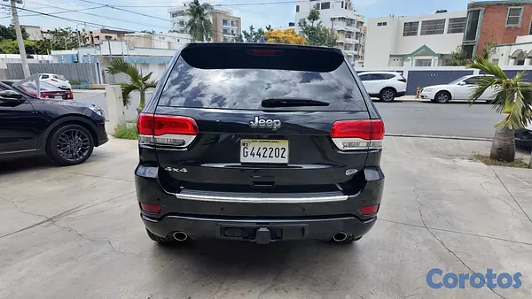 jeepetas y camionetas - JEEP GRAND CHEROKEE OVERLAND 4X4 2015 5
