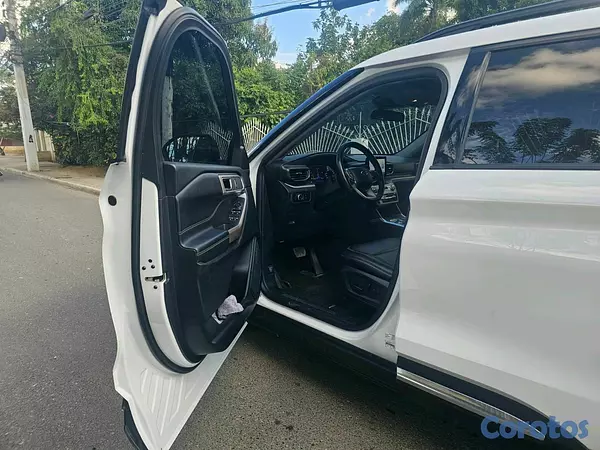 jeepetas y camionetas - Ford Explorer xlt 2023 9