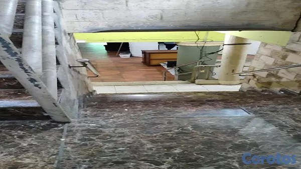 oficinas y locales comerciales - Alquilo Edificio de 4 pisos amplios, Próximo a la 27 Super Céntrico!!!! 4