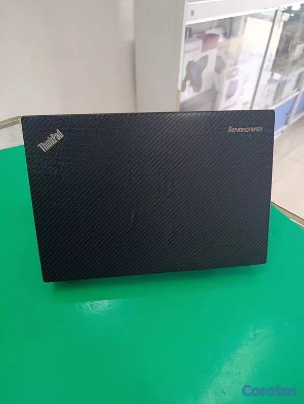 computadoras y laptops - Laptop LENOVO THINKPAD X240 I5-4/ 250GB SSD/8GB RAM/12.5Pulgad/ FOTOS ORIGINALES 2