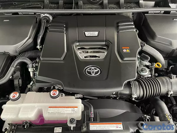 jeepetas y camionetas - Toyota Land Cruiser VXR 2026 14