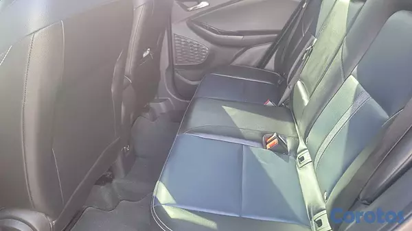 jeepetas y camionetas - Almost brand new Chevrolet tracker Premier 2023 fr 7