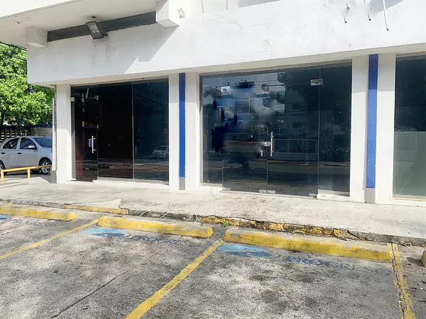 oficinas y locales comerciales - Local esquinero comercial Gazcue 2