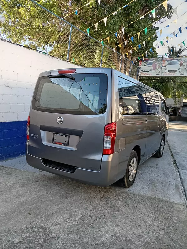 otros vehiculos - NISSAN CARAVAN NV350 4