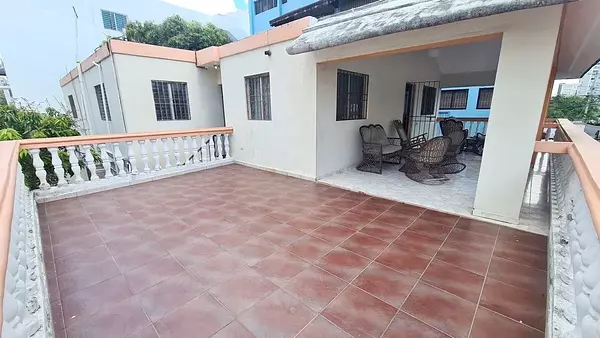 casas - Propiedad comercial en venta  3
