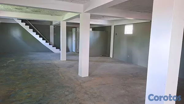 oficinas y locales comerciales - Local Segundo Nivel Amplio y espacioso. 3