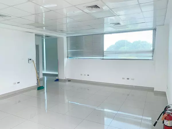 oficinas y locales comerciales - Local corporativo en lss prados  10
