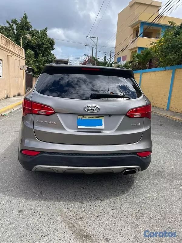 jeepetas y camionetas - Vendo Jeepeta Hyundai Santa Fe 2013 de oportunidad 4