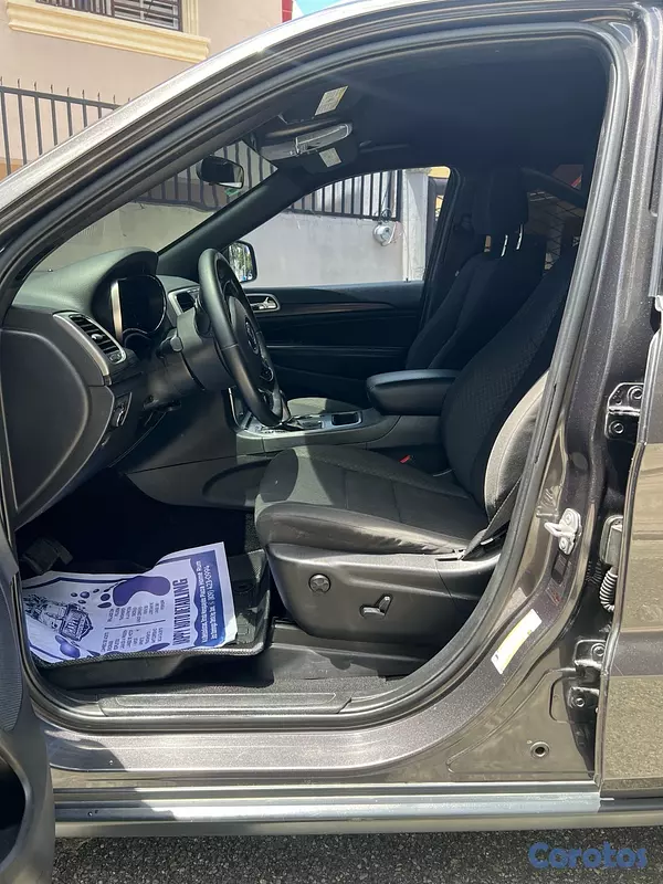 jeepetas y camionetas - ♻️JEEP GRAND CHEROKEE LADERO 2019✅ 4