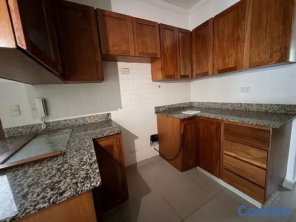 apartamentos - alquiló avenida independencia hondura tres habitaciones dos baños dos parqueos  9