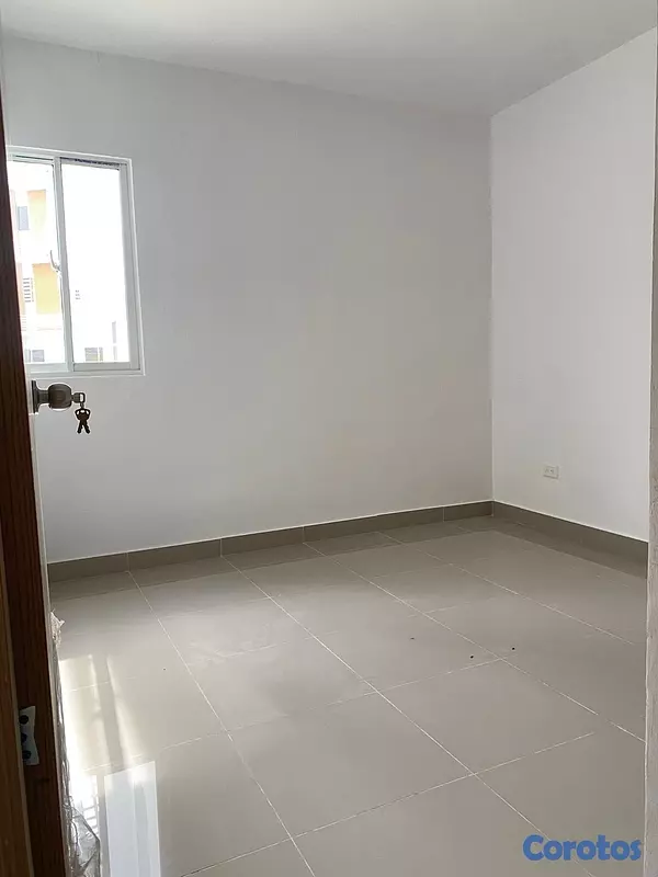 apartamentos - Venta de apartamento con patio en Aut. San isidro 4