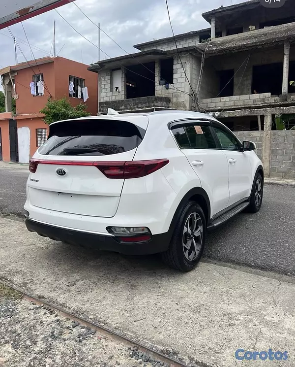 jeepetas y camionetas - Kia Sportage LX 2020 6