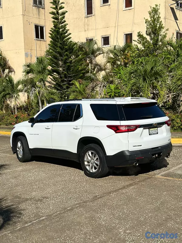 jeepetas y camionetas - CHEVROLET TRAVERSE LT 2018 3