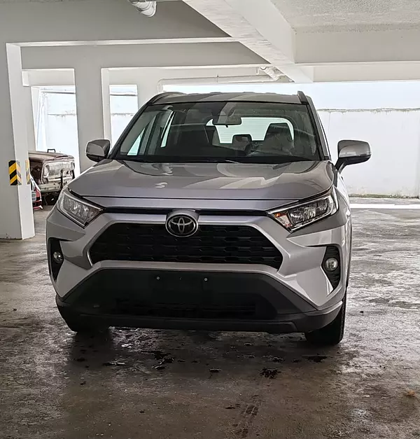 jeepetas y camionetas - Toyota rav4 2020 xle clean carfax  5