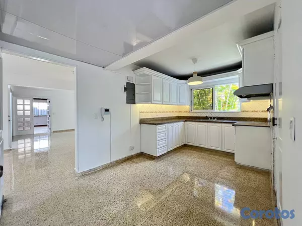 casas - Casa de 4 habitaciones 3 baños en alquiler en Viej 17