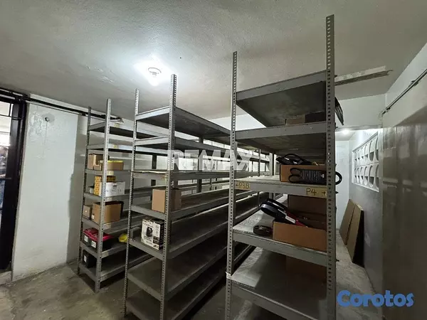 oficinas y locales comerciales - Local Comercial de 425mt2 en alquiler en Ensanche  5