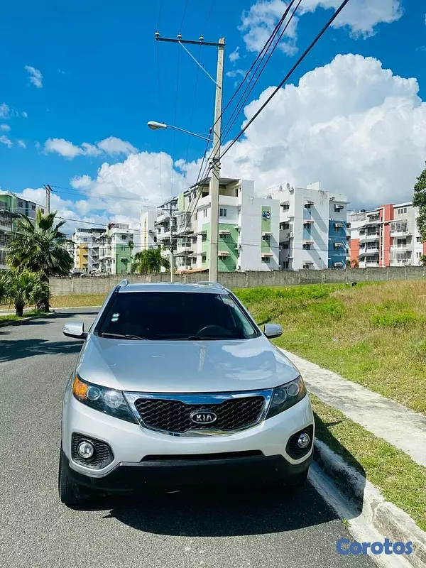 jeepetas y camionetas - VENDO KIA SORENTO AÑO 2012 EN EXCELENTES CONDICION 8