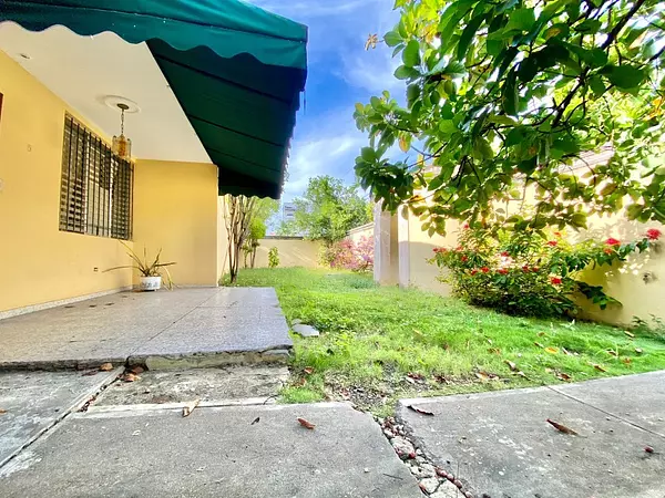 casas - Vendo casa en los prados 
500mts
 2