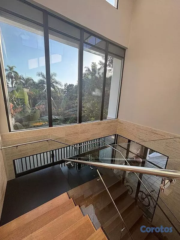 casas - Casa de 4 habitaciones 4 baños en alquiler en Viej 17