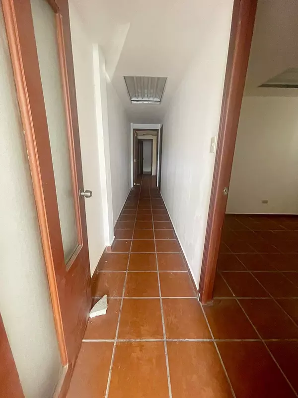 oficinas y locales comerciales - Local en ensanche Naco  6