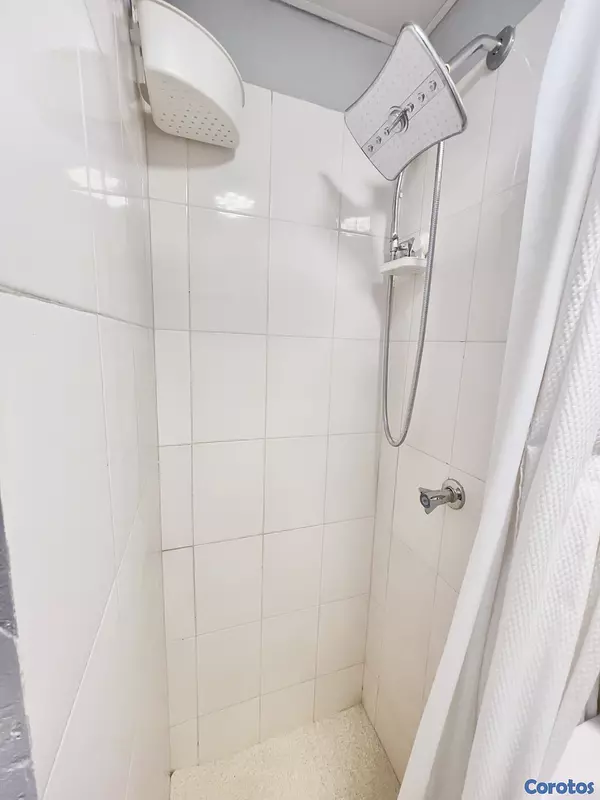 apartamentos - Alquiler de Pequeño Estudio
COMPLETAMENTE AMUEBLADO en el Millón 9
