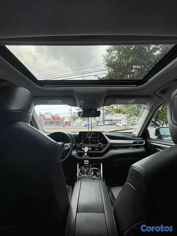 jeepetas y camionetas - Toyota Highlander XLE 2020 6