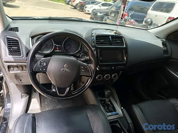 jeepetas y camionetas - Mitsubishi Outlander en muy excelente condiciones 19