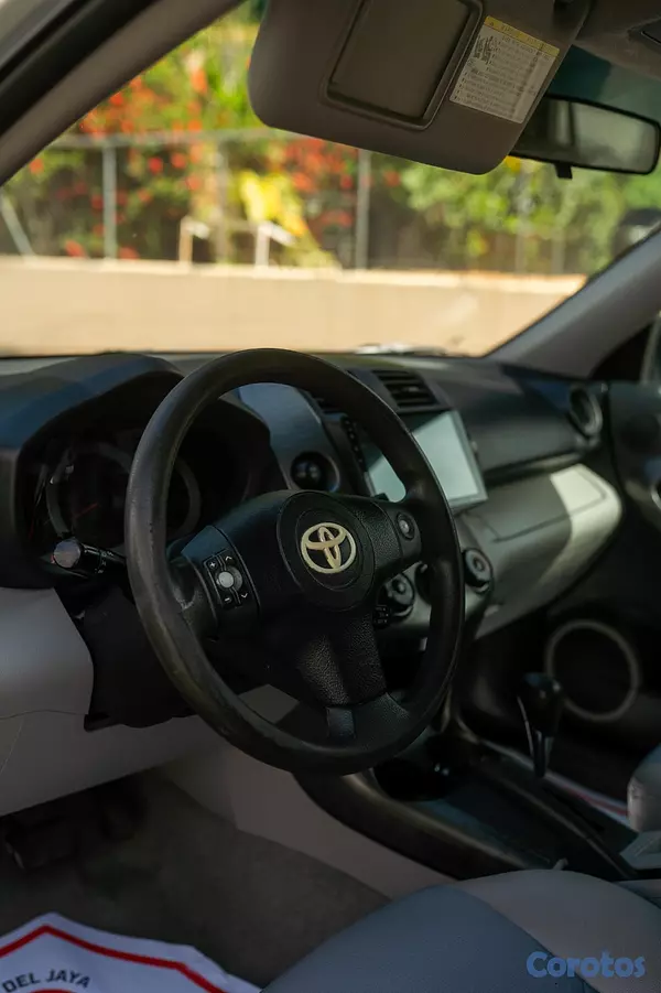 jeepetas y camionetas - TOYOA RAV4 6