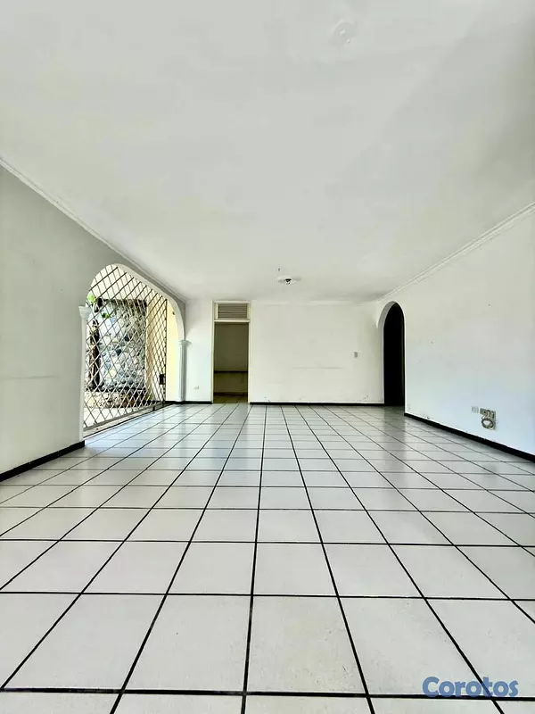 casas - SE RENTA CASA PARA LOCAL COMERCIAL – REPARTO DEL E 13