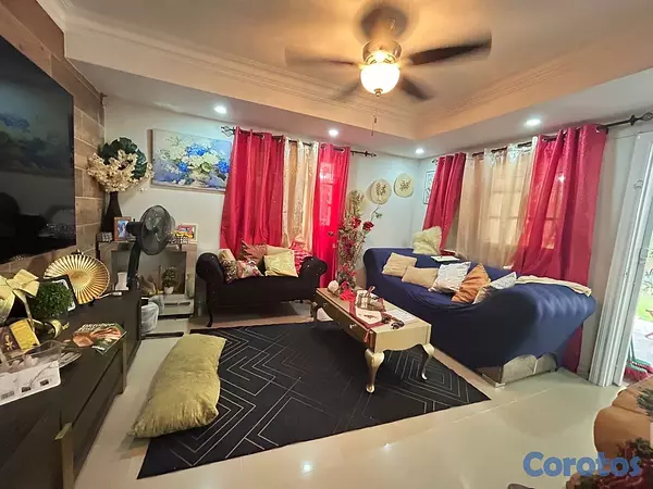 casas - vendo casa los Ríos de dos muebles 5 habitaciones 4 de ellas con baño 3 parqueos 11