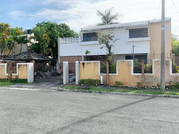 oficinas y locales comerciales - Casa con fines comerciales 4