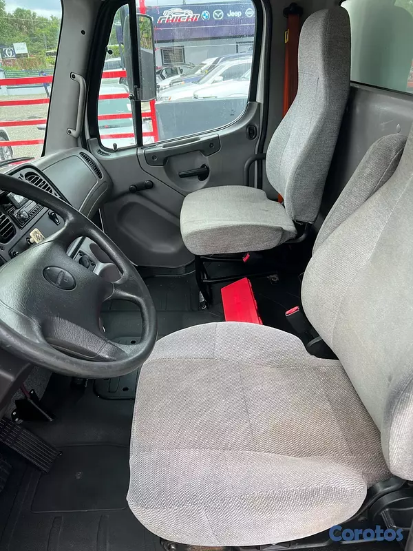 jeepetas y camionetas - Camion Freightliner  6