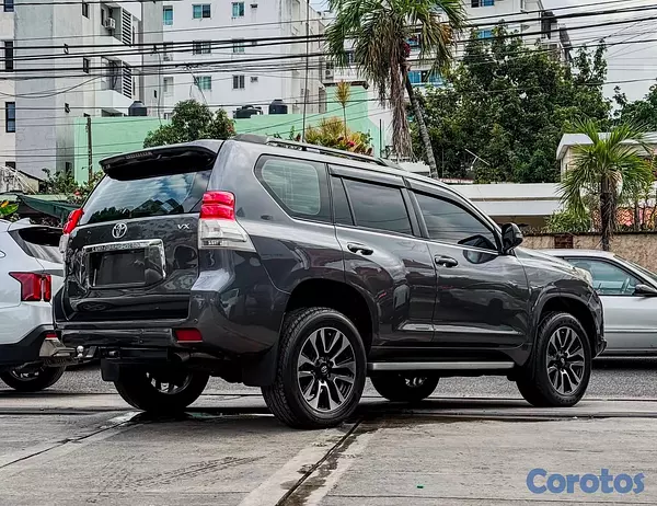 jeepetas y camionetas - 🚗 TOYOTA LAND CRUISER PRADO VXL 2011 2