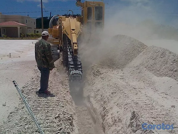 construccion e industrial - FREP, SRL. Transporte y Alquiler de Equipos Pesado 7