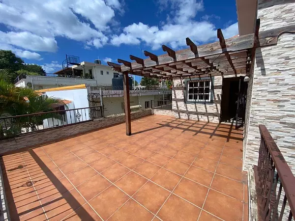casas - Casa en venta en Colinas del Seminario 

U$S 325,000

4 Dormitorios 
 8