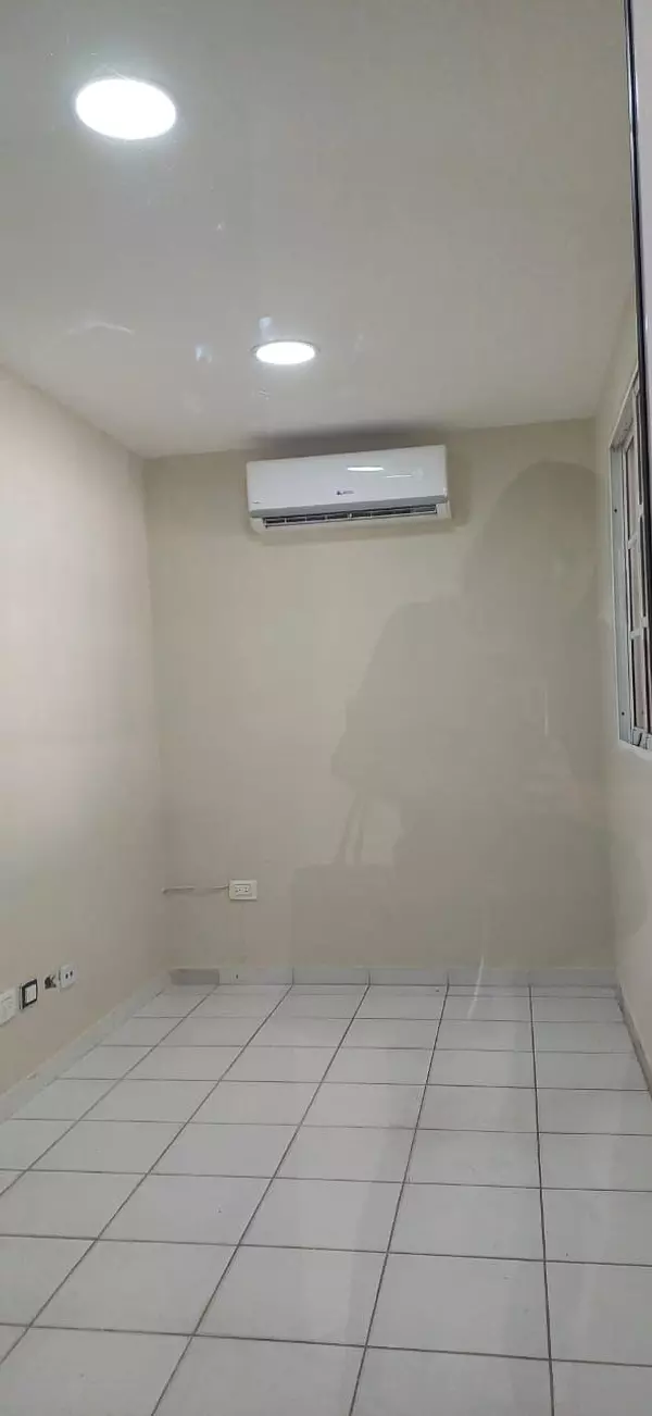 casas - Alquilo casa tipo oficina! En  los Restauradores 3