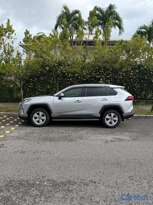 jeepetas y camionetas - Toyota Rav4 XLE 2019 3